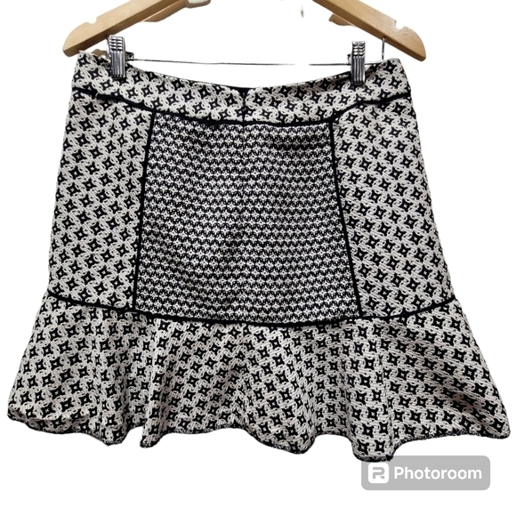 LOFT 12P Geometric Black Cream Ruffle Hem Work Career Skirt Wardrobe - Picture 2 of 6